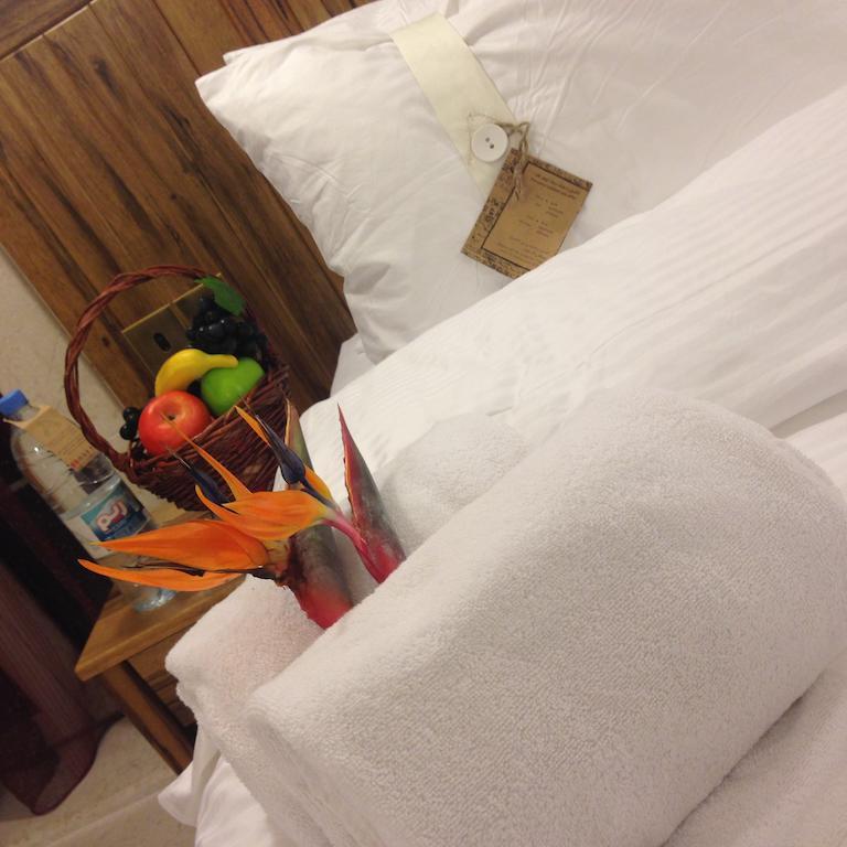 Assaha Ghobeiry Hotel Beirut Room photo